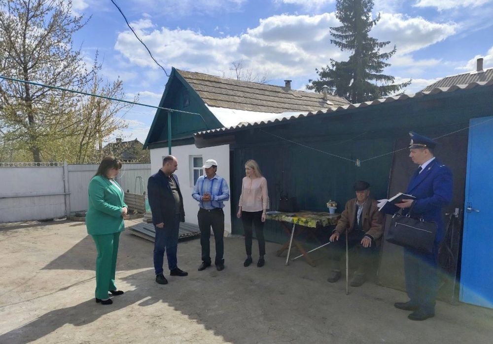 В преддверии Дня Победы состоялась встреча с ветераном Великой Отечественной войны Кияницким Василием Матвеевичем В преддверии Дня Победы состоялась встреча с ветераном Великой Отечественной войны Кияницким Василием Матвеевичем