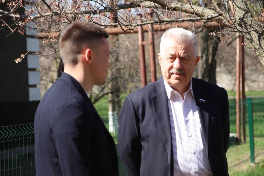 Помню парады Победы в Станице, в школьные времена Помню парады Победы в Станице, в школьные времена