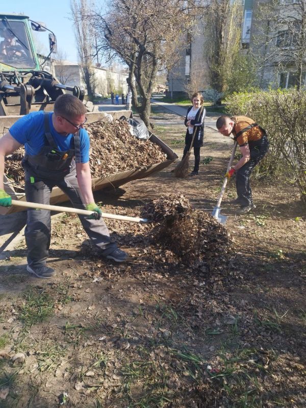 Рабочая группа шеф-региона Удмуртской Республики приняла участие во всеобщем субботнике Рабочая группа шеф-региона Удмуртской Республики приняла участие во всеобщем субботнике
