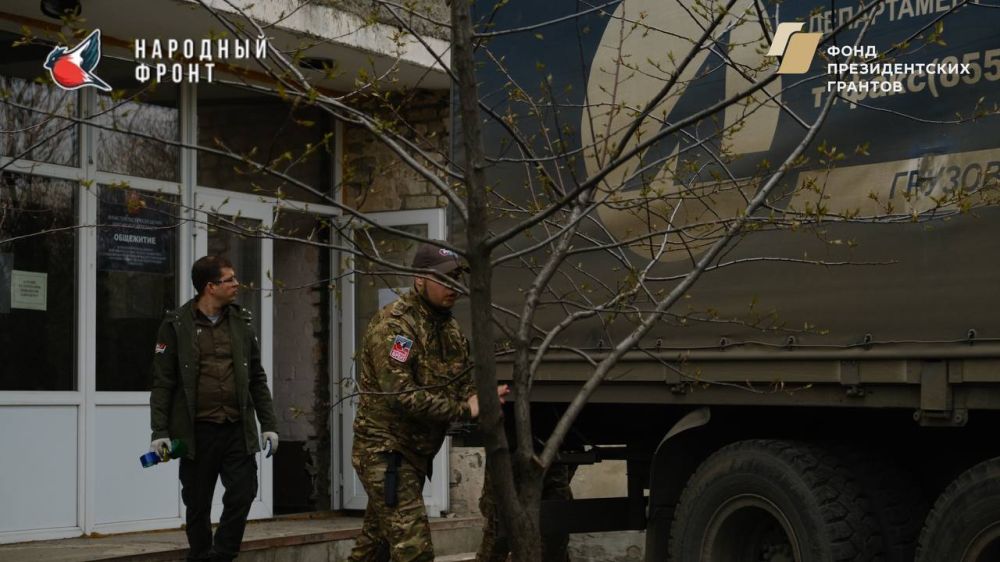Молодёжка Народного фронта, совместно с Региональным исполкомом Народного фронта, оказали помощь в организации переезда жителям города Попасная, которые временно проживали в пункте временного размещения в городе Брянка Молодёжка Народного фронта, совместно с Региональным исполкомом Народного фронта, оказали помощь в организации переезда жителям города Попасная, которые временно проживали в пункте временного размещения в городе Брянка