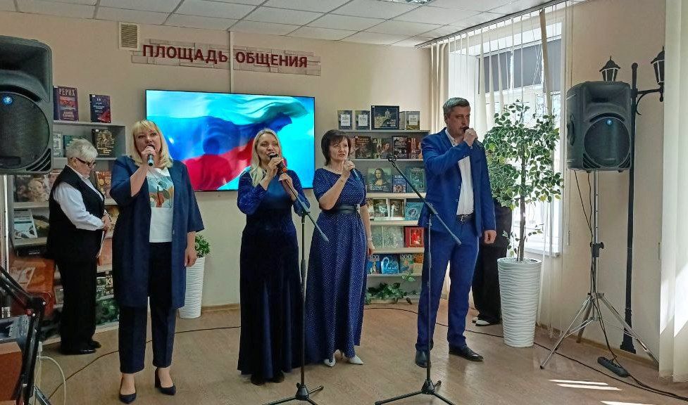 В Алчевске состоялось открытие культурно-просветительского центра «Я – русский!» В Алчевске состоялось открытие культурно-просветительского центра «Я – русский!»