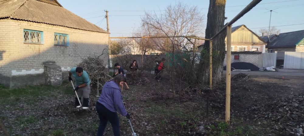 Сотрудники отдела жизнеобеспечения Сотрудники отдела жизнеобеспечения