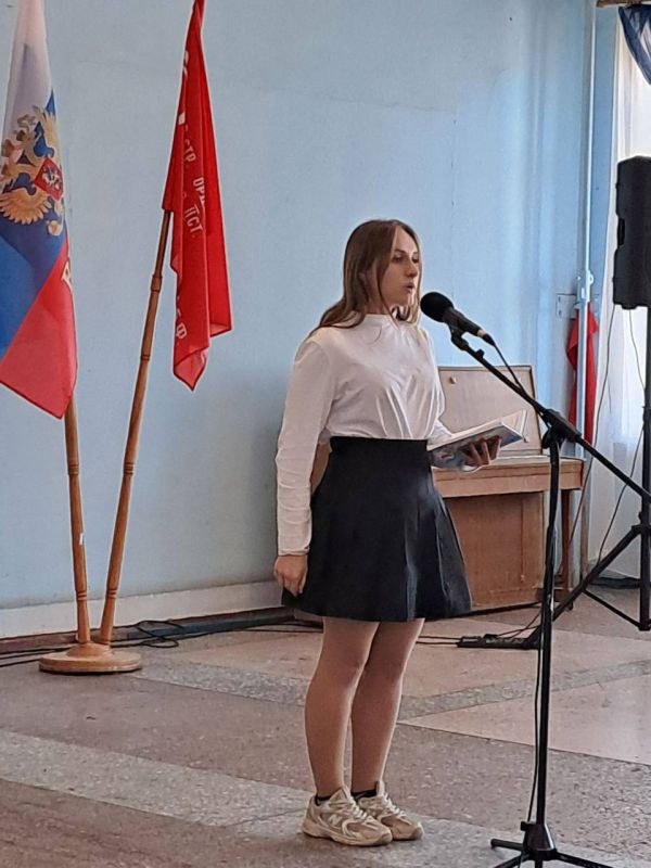 В Алчевске состоялся фестиваль авторских стихов "Поклон Вам низкий, сыновья Донбасса" В Алчевске состоялся фестиваль авторских стихов "Поклон Вам низкий, сыновья Донбасса"