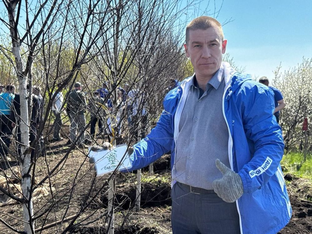 Сергей Колягин: Закончился визит Министра строительства и ЖКХ Калужской области Александра Шпиренко в наш муниципалитет посещением памятного знака «Журавли» Сергей Колягин: Закончился визит Министра строительства и ЖКХ Калужской области Александра Шпиренко в наш муниципалитет посещением памятного знака «Журавли»