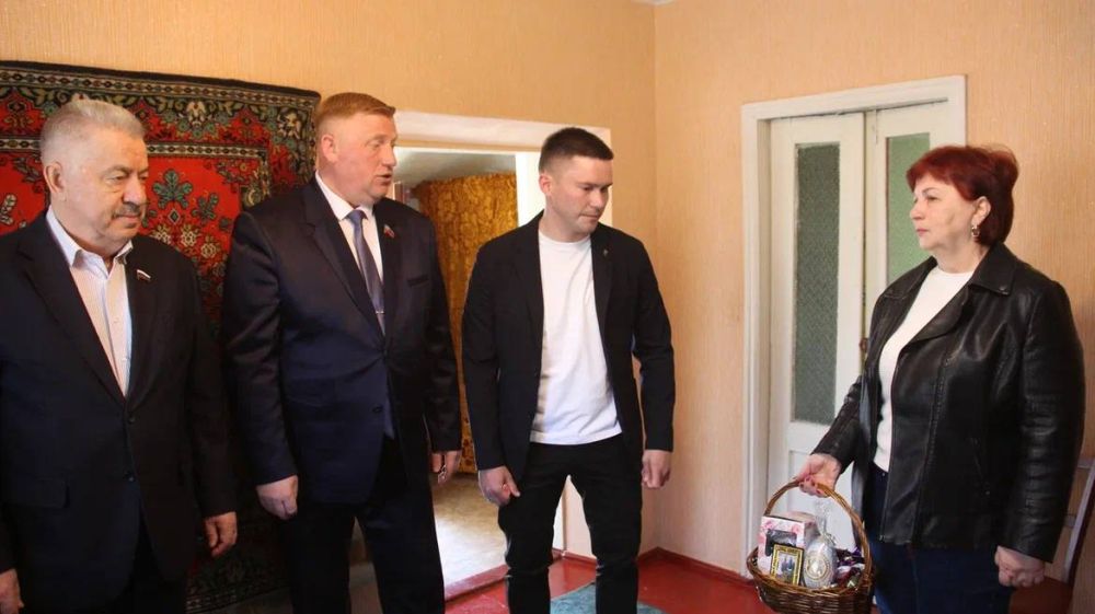 Помню парады Победы в Станице, в школьные времена Помню парады Победы в Станице, в школьные времена