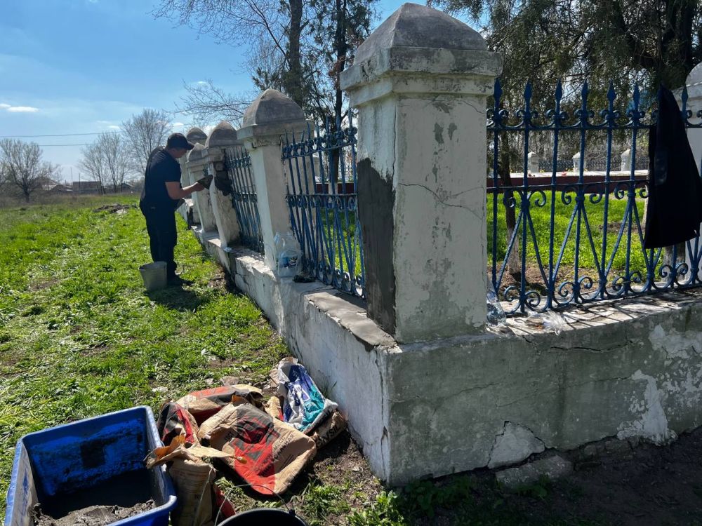 Фотофакт: благоустройство Братских могил в п. Новосветловка Фотофакт: благоустройство Братских могил в п. Новосветловка