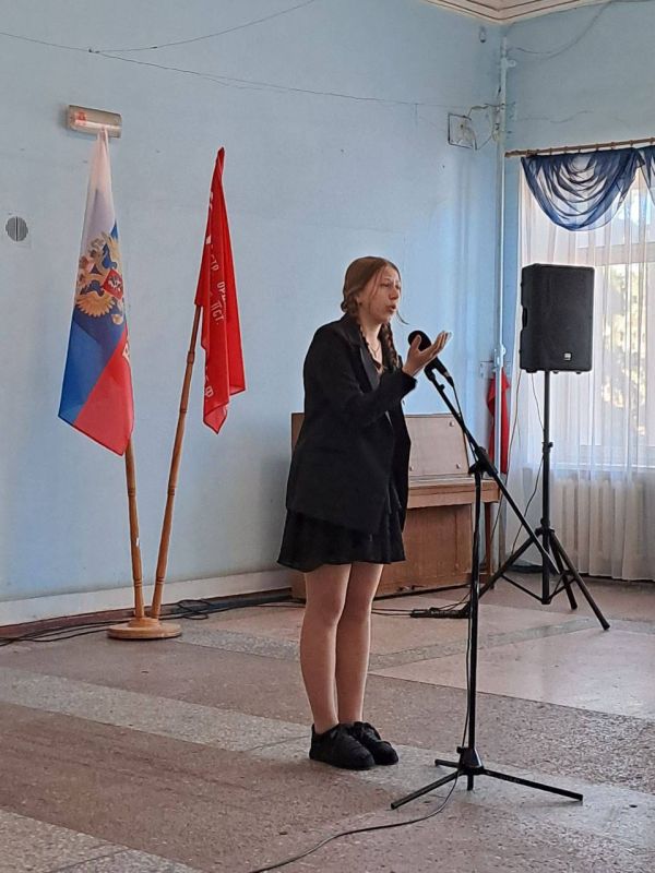 В Алчевске состоялся фестиваль авторских стихов "Поклон Вам низкий, сыновья Донбасса" В Алчевске состоялся фестиваль авторских стихов "Поклон Вам низкий, сыновья Донбасса"