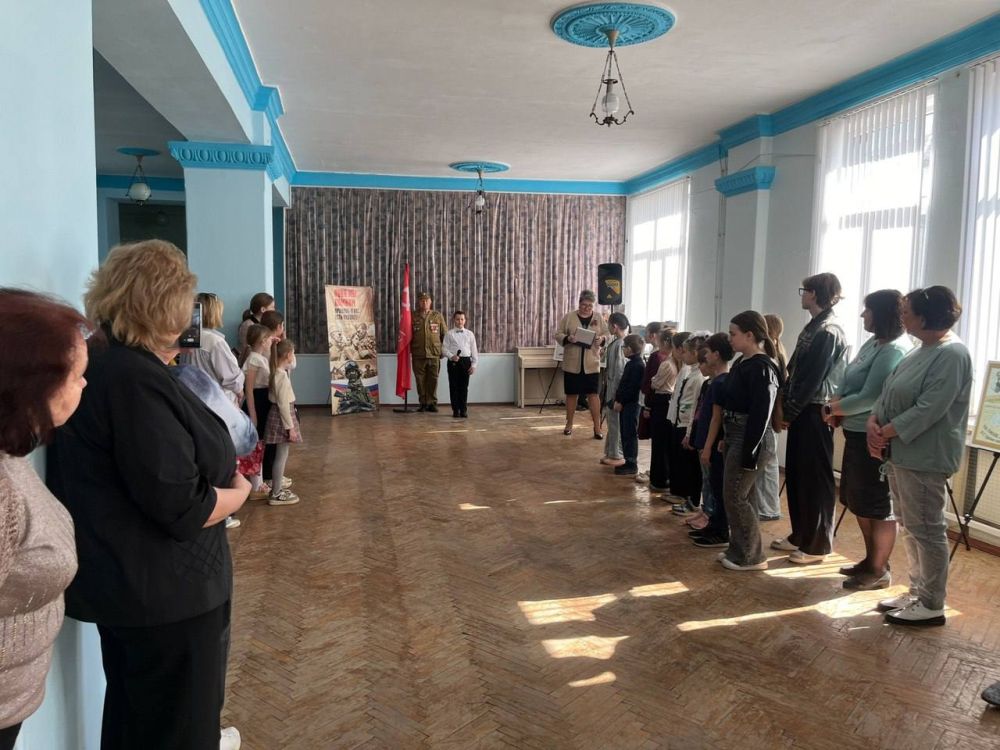 В Алчевске продолжается эстафета акции «Знамя Победы» В Алчевске продолжается эстафета акции «Знамя Победы»