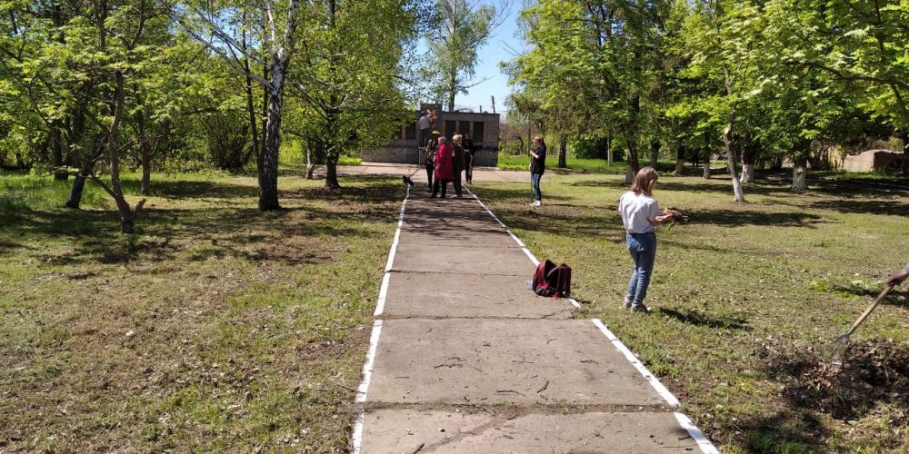 Субботник «Чистая республика» состоялся в селе Просторное Белокуракинского муниципального округа Субботник «Чистая республика» состоялся в селе Просторное Белокуракинского муниципального округа