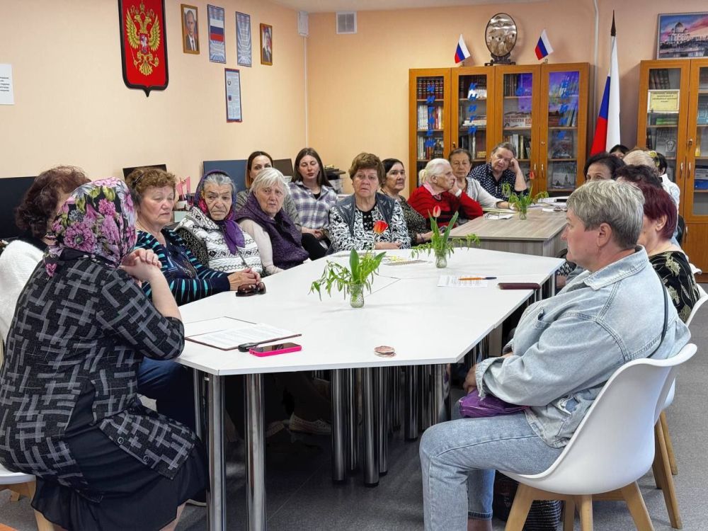 В преддверии Пасхи в литературно-музыкальной гостиной Централизованной библиотечной системы города Первомайска провели час духовного общения В преддверии Пасхи в литературно-музыкальной гостиной Централизованной библиотечной системы города Первомайска провели час духовного общения