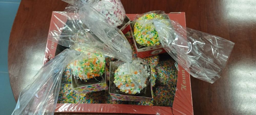В канун светлого праздника Пасхи Христовой активисты Славяносербского местного отделения «Единой России» организовали сбор выпечки для участников специальной военной операции, находящихся на передовой и проходящих лечение в... В канун светлого праздника Пасхи Христовой активисты Славяносербского местного отделения «Единой России» организовали сбор выпечки для участников специальной военной операции, находящихся на передовой и проходящих лечение в...