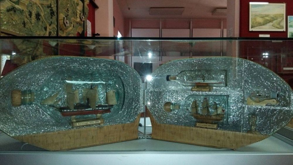 Накануне Пасхи в Алчевском городском историческом музее состоялась презентация мини-выставки алчевского мастера судомодельного спорта Анатолия Алексеевича Кравченко Накануне Пасхи в Алчевском городском историческом музее состоялась презентация мини-выставки алчевского мастера судомодельного спорта Анатолия Алексеевича Кравченко