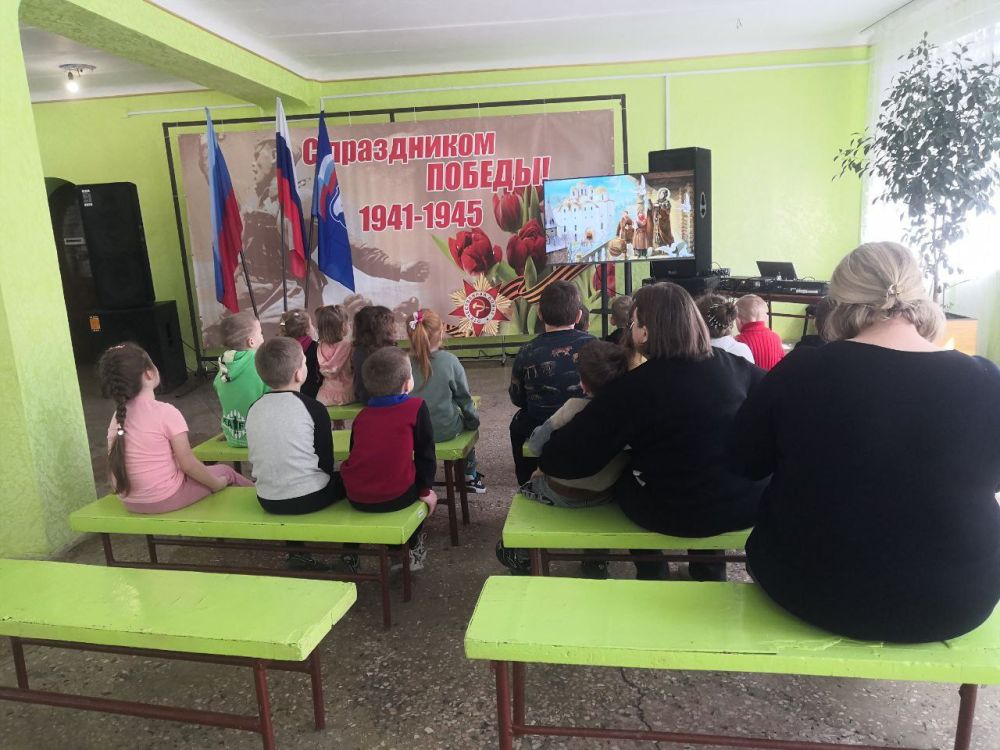 В Доме культуры им. Ленина пгт Новодарьевка состоялся просмотр театрализованного представления «Пасха – день святых чудес» В Доме культуры им. Ленина пгт Новодарьевка состоялся просмотр театрализованного представления «Пасха – день святых чудес»