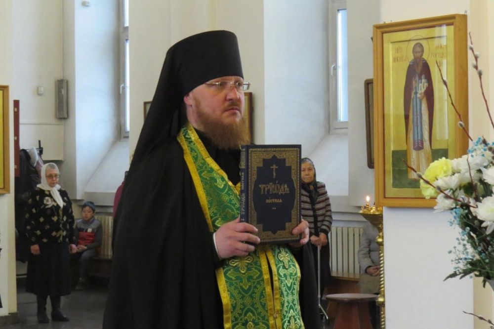 Воскресенский кафедральный собор Тувы поздравляет жителей Свердловского округа с праздником Пасхи Воскресенский кафедральный собор Тувы поздравляет жителей Свердловского округа с праздником Пасхи