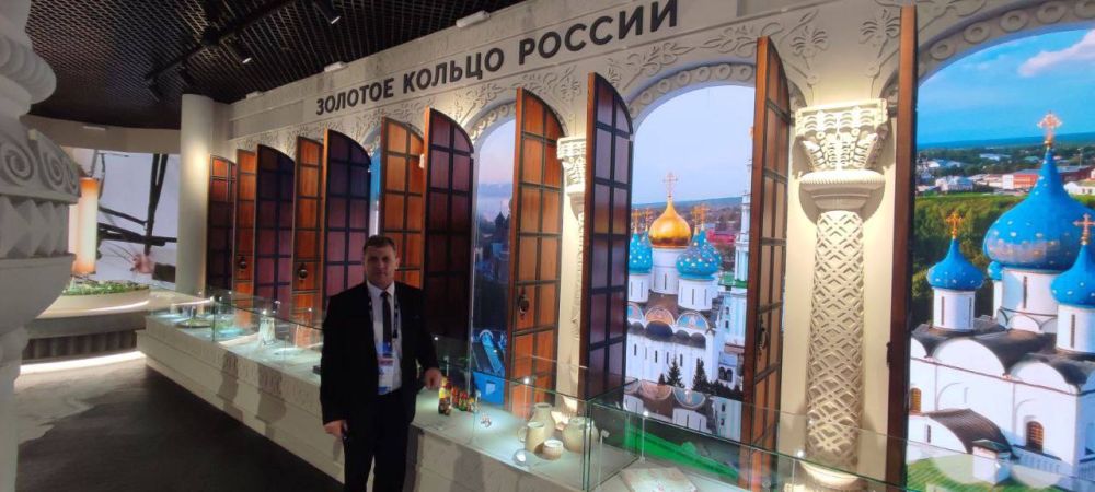 Роман Лысенко: В рамках всероссийского муниципального форума «МАЛАЯ РОДИНА - СИЛА РОССИИ» посетил экскурсию «Путешествие по России» Роман Лысенко: В рамках всероссийского муниципального форума «МАЛАЯ РОДИНА - СИЛА РОССИИ» посетил экскурсию «Путешествие по России»