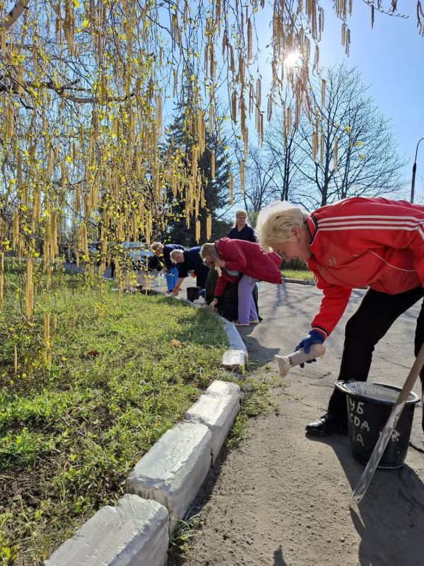 Сотрудники Луганской республиканской клинической психоневрологической больницы присоединилась к акции "Чистая Республика" Сотрудники Луганской республиканской клинической психоневрологической больницы присоединилась к акции "Чистая Республика"