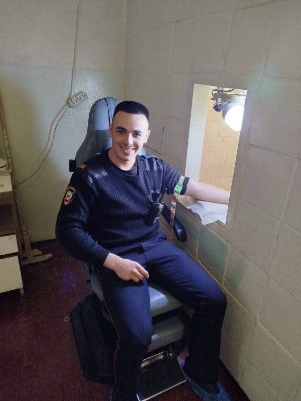 Полицейские региона приняли участие в акции «Донорство крови. Наследники Победы» Полицейские региона приняли участие в акции «Донорство крови. Наследники Победы»