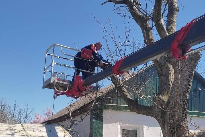Ремонтная бригада Тувы оказала помощь вдове погибшего бойца СВО Ремонтная бригада Тувы оказала помощь вдове погибшего бойца СВО