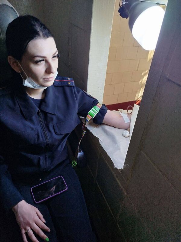 Полицейские региона приняли участие в акции «Донорство крови. Наследники Победы» Полицейские региона приняли участие в акции «Донорство крови. Наследники Победы»