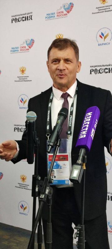 Роман Лысенко: В рамках всероссийского муниципального форума «МАЛАЯ РОДИНА - СИЛА РОССИИ» посетил экскурсию «Путешествие по России» Роман Лысенко: В рамках всероссийского муниципального форума «МАЛАЯ РОДИНА - СИЛА РОССИИ» посетил экскурсию «Путешествие по России»