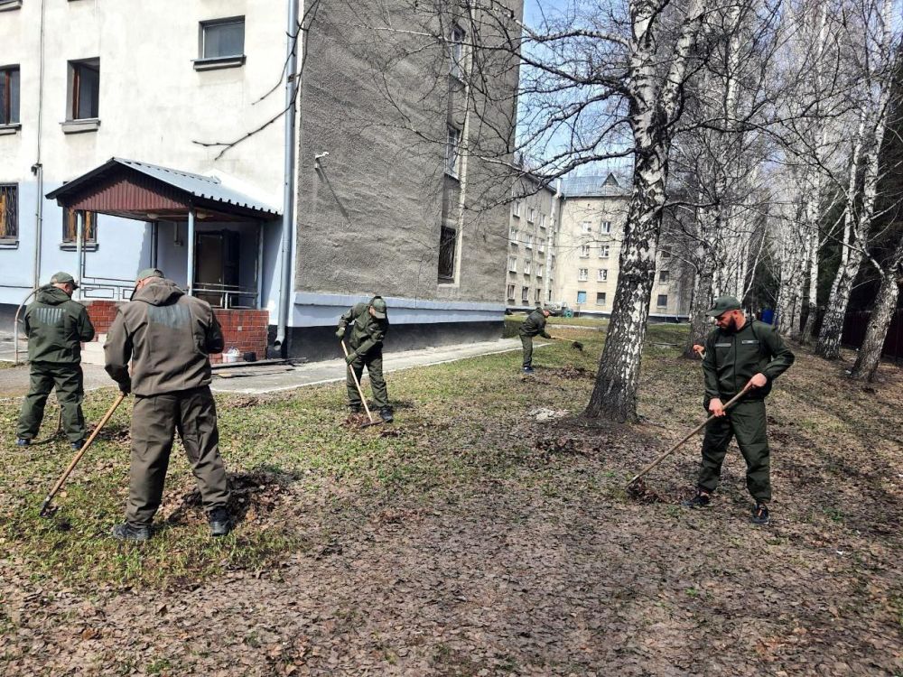 Сила памяти и чистоты: курсанты Центра «ВОИН» продолжают участие во Всероссийской неделе субботников Сила памяти и чистоты: курсанты Центра «ВОИН» продолжают участие во Всероссийской неделе субботников