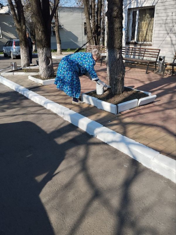 Краснолучский онкологический диспансер присоединился к экологической акции "Чистая Республика- 2025" Краснолучский онкологический диспансер присоединился к экологической акции "Чистая Республика- 2025"