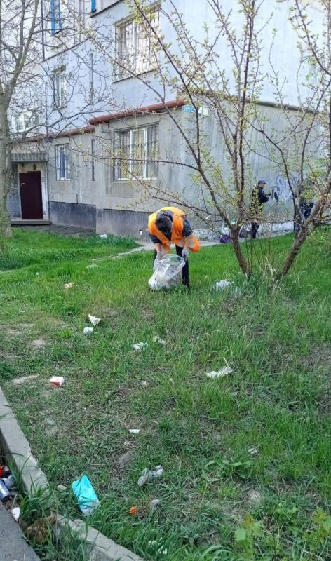 Город продолжает готовиться к майским праздникам Город продолжает готовиться к майским праздникам