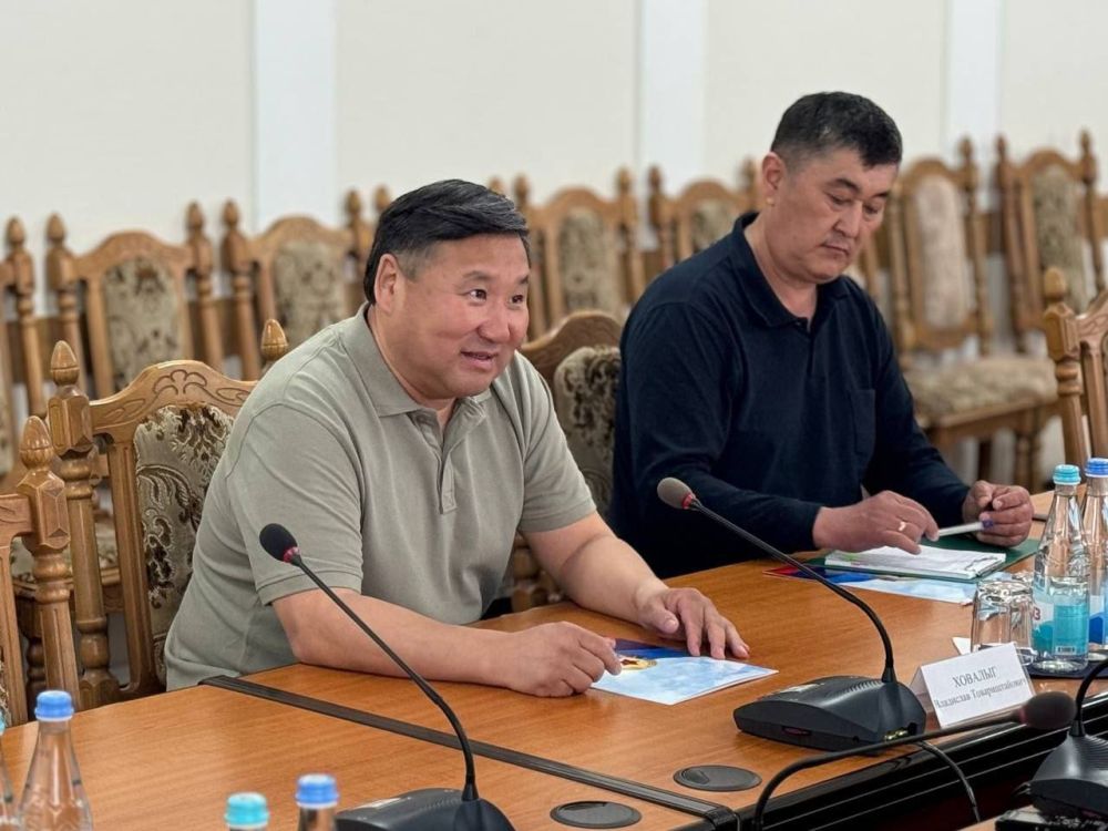 Глава ЛНР Леонид Пасечник и руководитель Республики Тыва Владислав Ховалыг на встрече в Луганске обсудили поддержку участников специальной военной операции Глава ЛНР Леонид Пасечник и руководитель Республики Тыва Владислав Ховалыг на встрече в Луганске обсудили поддержку участников специальной военной операции