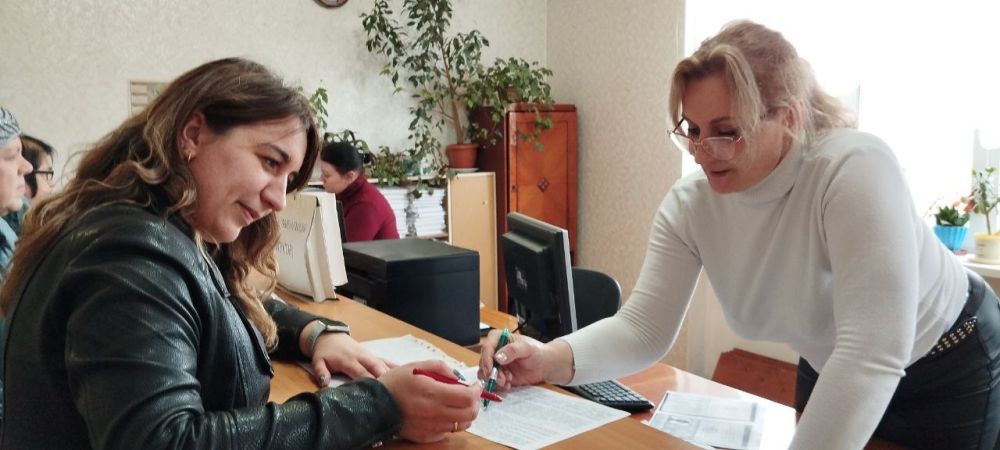 В рамках партийного проекта «Школа ЖКХ» партии «Единая Россия», для жителей многоквартирных домов, на регулярной основе, специалистами МУП «Комсервис» проводится разъяснительная работа о необходимости заключения договоров на... В рамках партийного проекта «Школа ЖКХ» партии «Единая Россия», для жителей многоквартирных домов, на регулярной основе, специалистами МУП «Комсервис» проводится разъяснительная работа о необходимости заключения договоров на...