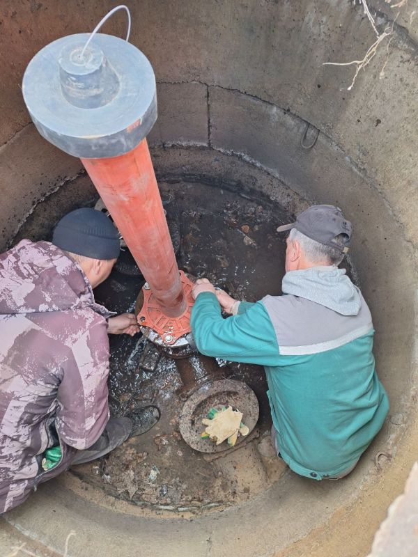 Сотрудники МУП «Производственное управление водно-канализационного хозяйства города Рубежное» продолжают активную работу по замене устаревших пожарных гидрантов Сотрудники МУП «Производственное управление водно-канализационного хозяйства города Рубежное» продолжают активную работу по замене устаревших пожарных гидрантов