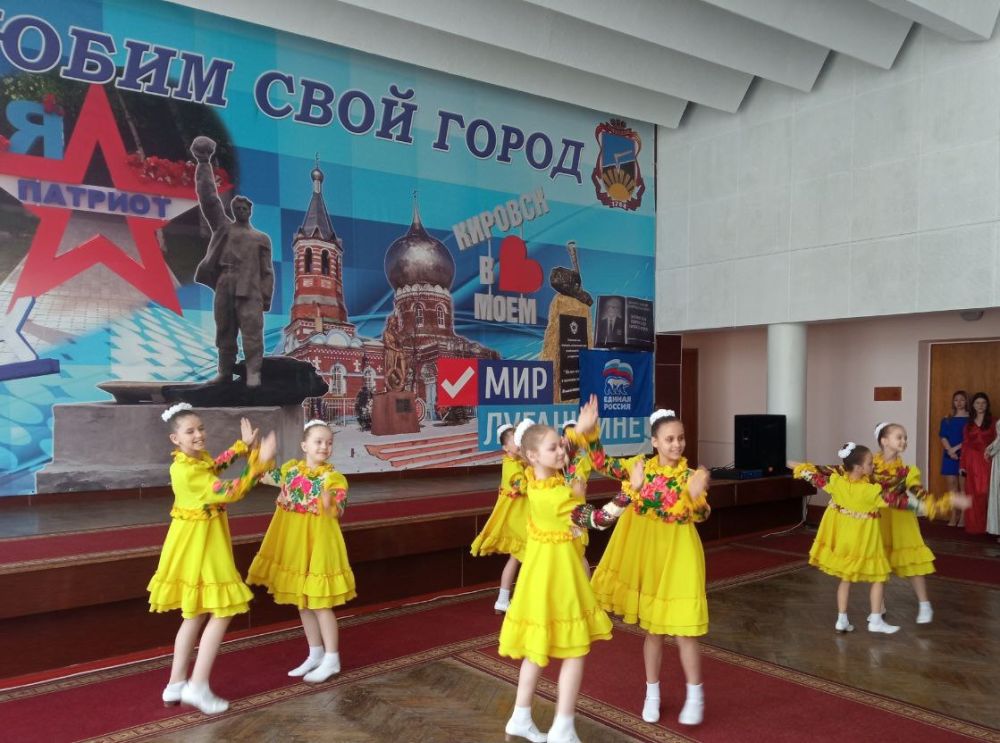 В Администрации Кировска прошла концертная программа ко Дню местного самоуправления В Администрации Кировска прошла концертная программа ко Дню местного самоуправления