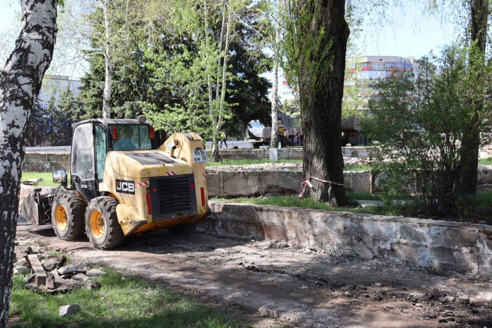 В Антраците в рамках муниципальной программы начаты работы по благоустройству еще одного общественного пространства В Антраците в рамках муниципальной программы начаты работы по благоустройству еще одного общественного пространства