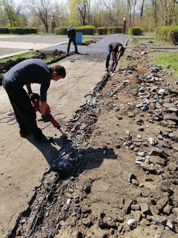 За период с 14 по 18 апреля работниками МУП "ДЭРСУ" были выполнены следующие работы: За период с 14 по 18 апреля работниками МУП "ДЭРСУ" были выполнены следующие работы: