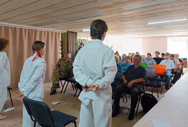 В библиотеке Краснодона прошла Республиканская акция «Строки, опаленные войной» В библиотеке Краснодона прошла Республиканская акция «Строки, опаленные войной»