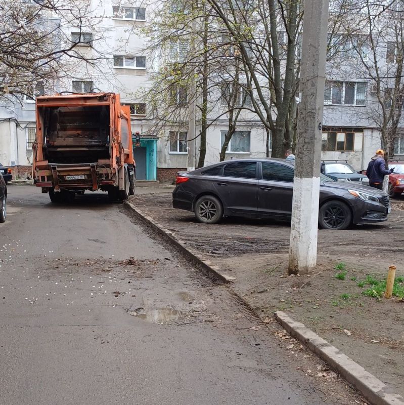 Уборка придомовой территории дворниками направлена на поддержание чистоты и порядка на территории, прилегающей к многоквартирным домам Уборка придомовой территории дворниками направлена на поддержание чистоты и порядка на территории, прилегающей к многоквартирным домам