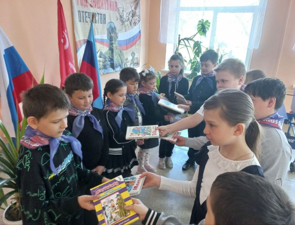Под руководством школьного библиотекаря учащиеся 4 класса приняли активное участие в замечательной акции #ОтСтаршихКМладшим81 Под руководством школьного библиотекаря учащиеся 4 класса приняли активное участие в замечательной акции #ОтСтаршихКМладшим81