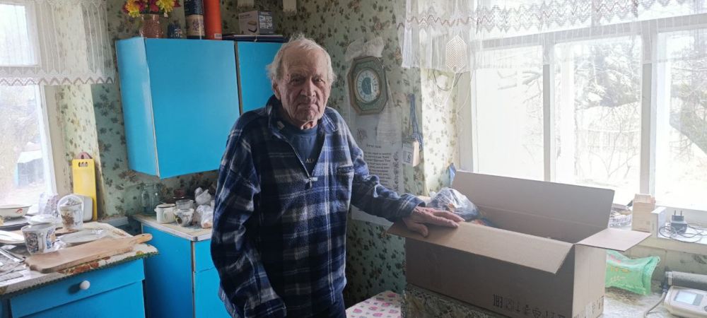 В преддверии празднования 80-летия Победы ветеранам Великой Отечественной войны и приравненным к ним, передали гуманитарную помощь В преддверии празднования 80-летия Победы ветеранам Великой Отечественной войны и приравненным к ним, передали гуманитарную помощь