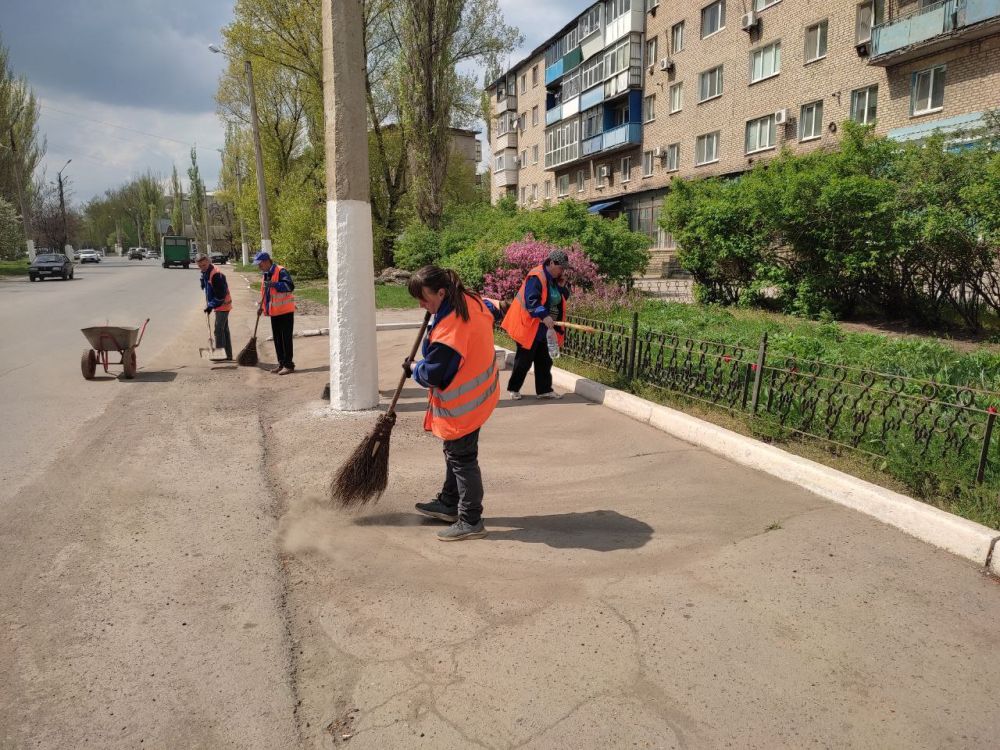 Город продолжает готовиться к майским праздникам Город продолжает готовиться к майским праздникам