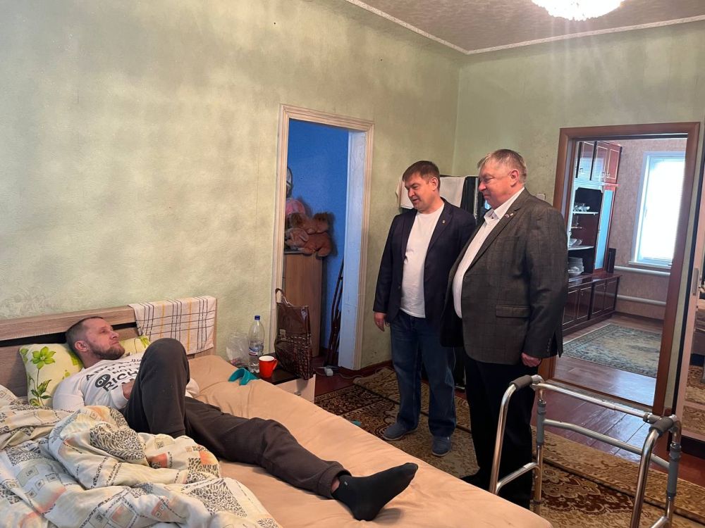 По поручению Секретаря Луганского регионального отделения ВПП «Единая Россия» Дениса Мирошниченко по всей Республике организованы выездные приемы для ветеранов ВОв и маломобильных ветеранов СВО, приуроченные к 80-й годовщине... По поручению Секретаря Луганского регионального отделения ВПП «Единая Россия» Дениса Мирошниченко по всей Республике организованы выездные приемы для ветеранов ВОв и маломобильных ветеранов СВО, приуроченные к 80-й годовщине...