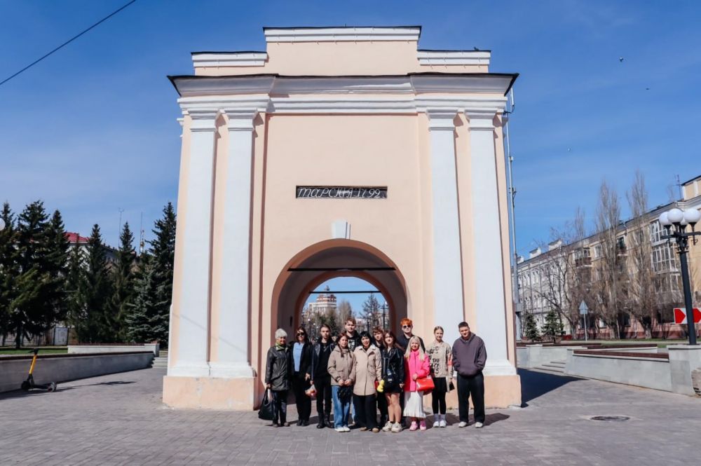 Медицинский колледж Омской области встречает студентов-медиков Стаханова Медицинский колледж Омской области встречает студентов-медиков Стаханова