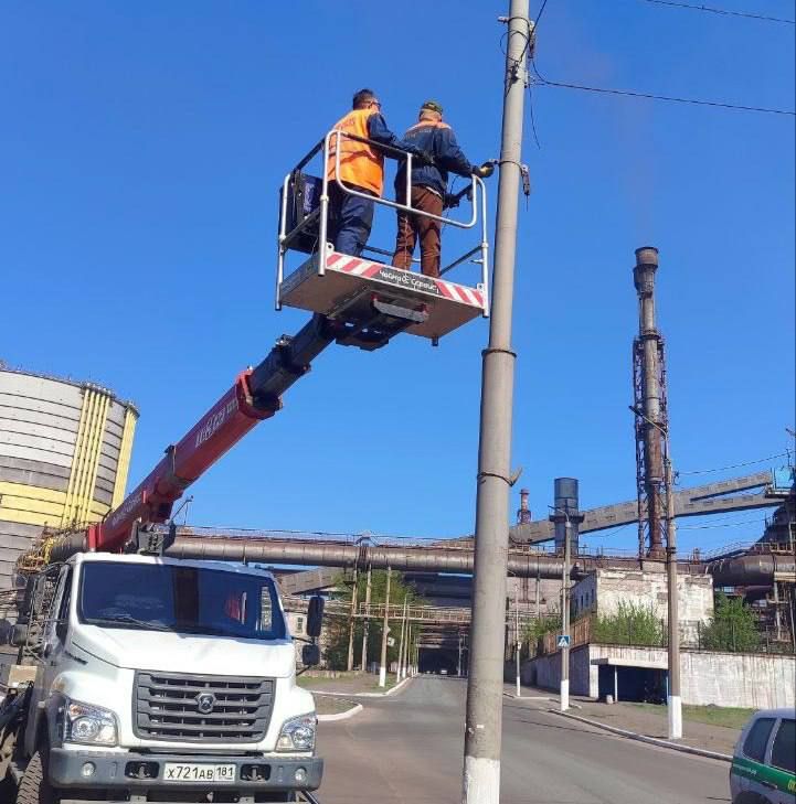 Коммунальные службы проводят работы на территории города Коммунальные службы проводят работы на территории города