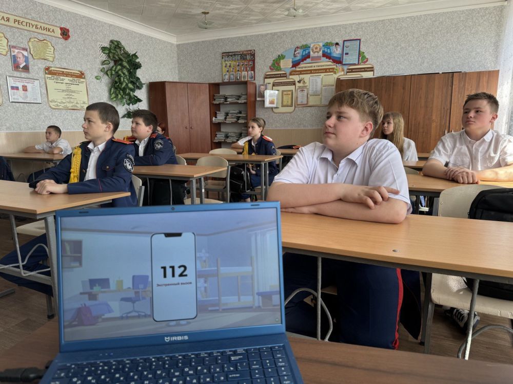 Учащиеся7-А кадетского класса Ясеновской школы №2 им. Д.В. Лазутина подготовились к участию во всероссийском чемпионате по пожарной безопасности «Безопасность в действии» приуроченному Дню пожарной охраны, проводимом на... Учащиеся7-А кадетского класса Ясеновской школы №2 им. Д.В. Лазутина подготовились к участию во всероссийском чемпионате по пожарной безопасности «Безопасность в действии» приуроченному Дню пожарной охраны, проводимом на...