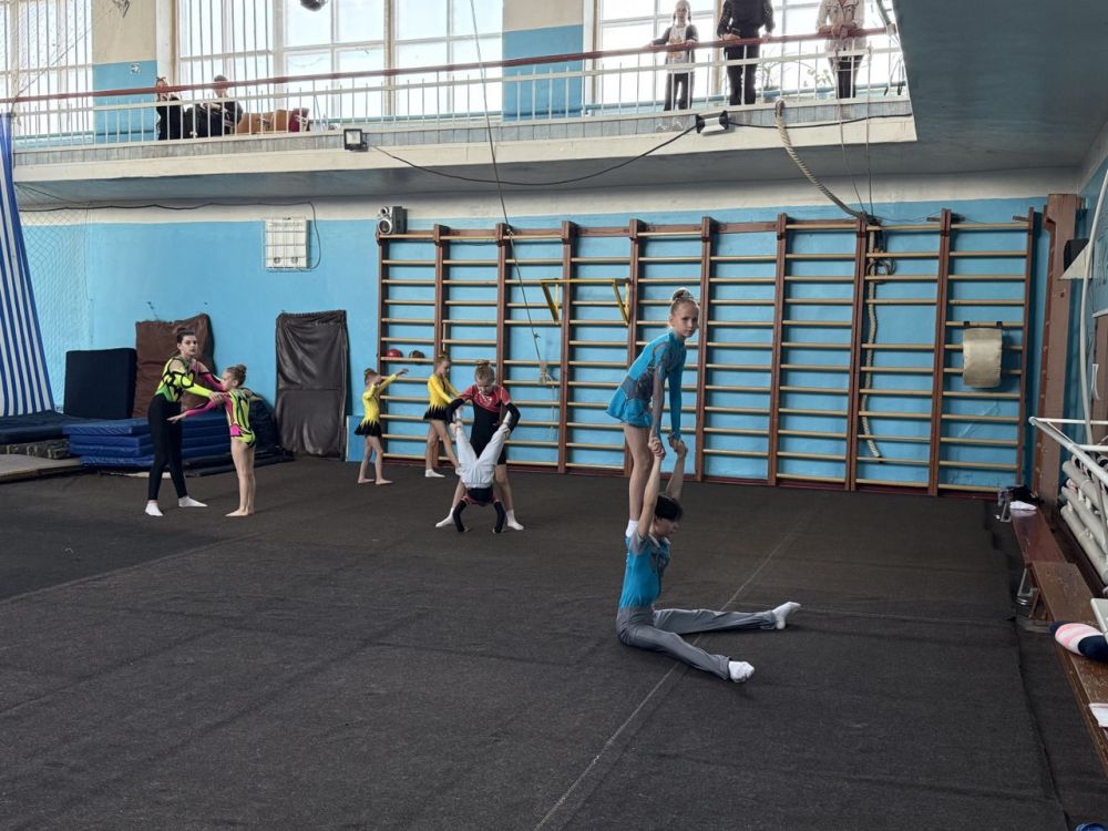 В рамках всероссийского марафона «Сила России» и в рамках проекта «Детский спорт», в Кировске состоялись показательные выступления по спортивной акробатике воспитанников МБУ ДО «КСШ» В рамках всероссийского марафона «Сила России» и в рамках проекта «Детский спорт», в Кировске состоялись показательные выступления по спортивной акробатике воспитанников МБУ ДО «КСШ»