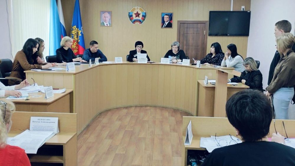 Андрей Рубанцов: В Ровеньках состоялось заседание городской комиссии по делам несовершеннолетних и защите их прав Андрей Рубанцов: В Ровеньках состоялось заседание городской комиссии по делам несовершеннолетних и защите их прав