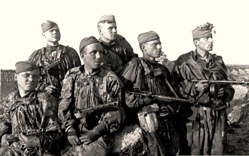 Команда продолжает рубрику "Хроники освободителей", где мы каждый день выпускаем фотографии, краткую информацию о событиях на территории Луганской Народный Республики и подвигах наших предков со времен Великой Отечественной... Команда продолжает рубрику "Хроники освободителей", где мы каждый день выпускаем фотографии, краткую информацию о событиях на территории Луганской Народный Республики и подвигах наших предков со времен Великой Отечественной...