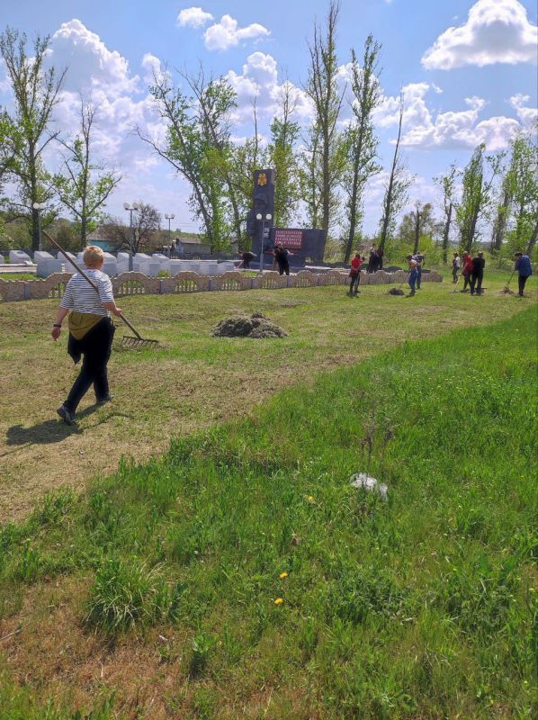 Сегодня в селе Курячовка прошел субботник, приуроченный к акции «Чистая Республика – 2025» Сегодня в селе Курячовка прошел субботник, приуроченный к акции «Чистая Республика – 2025»