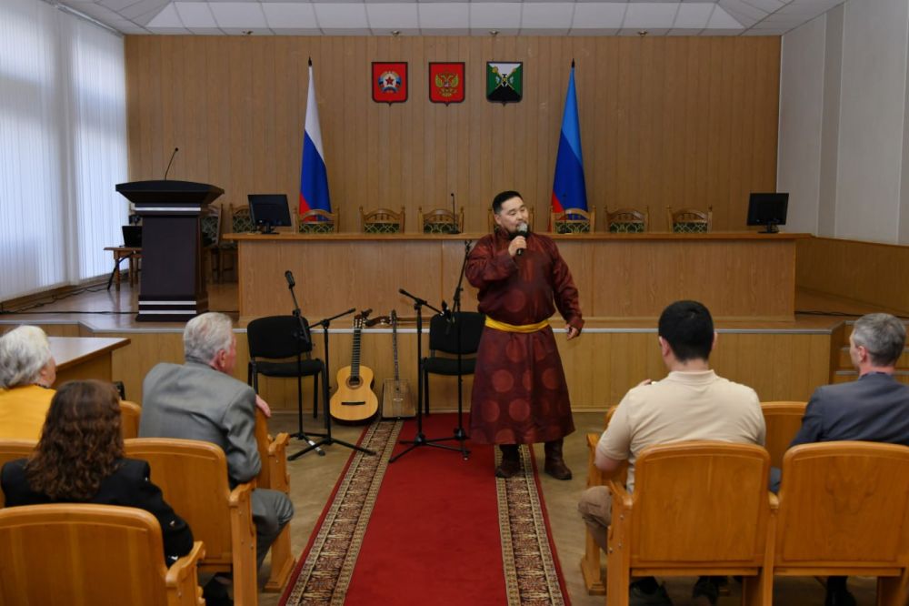 Артисты из Республики Тыва дали концерт в Свердловском муниципальном округе Артисты из Республики Тыва дали концерт в Свердловском муниципальном округе