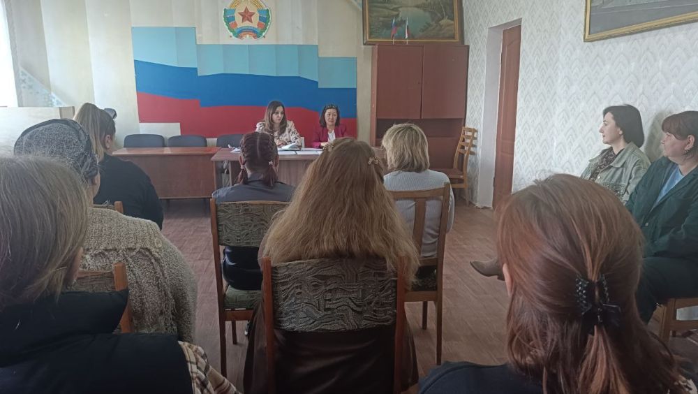 Специалисты центра занятости провели выездную встречу с жителями Специалисты центра занятости провели выездную встречу с жителями