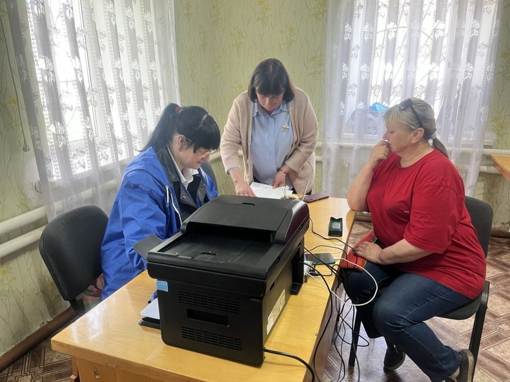Жители пгт. Софиевский подали свои заявления на регистрацию недвижимости в рамках работы мобильного офиса МФЦ ЛНР Жители пгт. Софиевский подали свои заявления на регистрацию недвижимости в рамках работы мобильного офиса МФЦ ЛНР