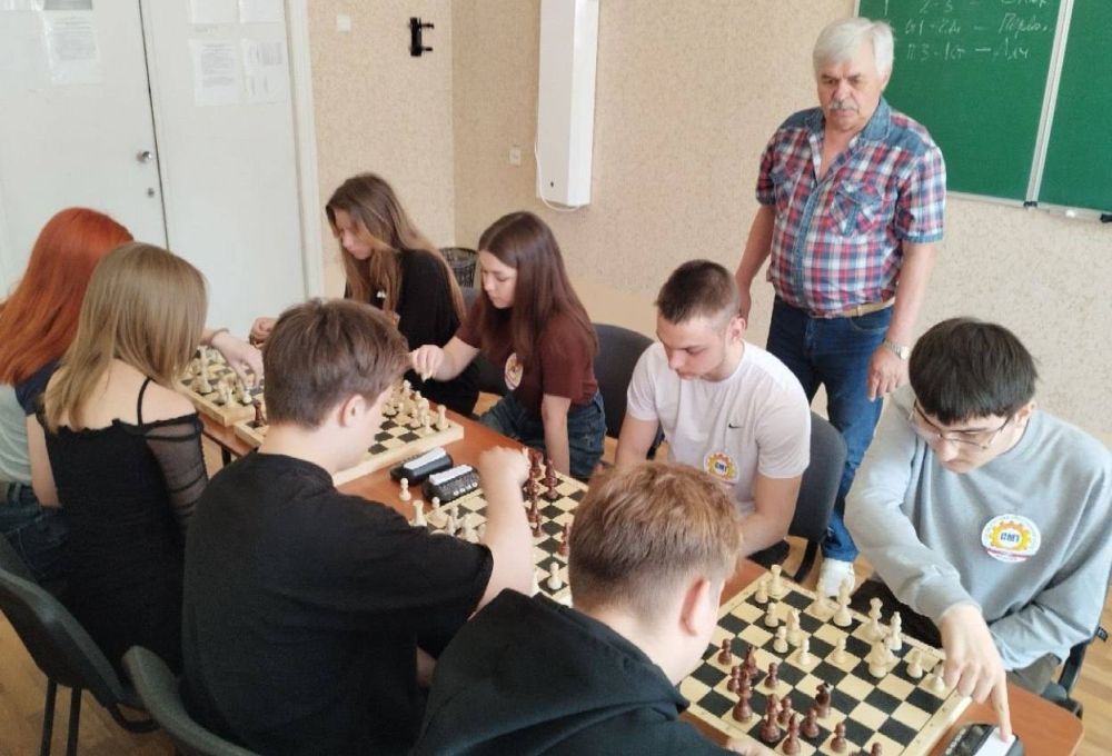 Команда многопрофильного технологического колледжа ДонГТУ представит наш город на республиканском этапе спартакиады Команда многопрофильного технологического колледжа ДонГТУ представит наш город на республиканском этапе спартакиады